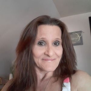 Meet your Posher, Claudia